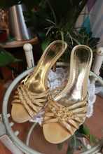 Load image into Gallery viewer, Vintage Y2K Gold Strappy Mule Heels