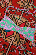 Load image into Gallery viewer, Vintage 2000s Victoria’s Secret Tropical Floral Bandeau Bikini Top