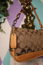 Load image into Gallery viewer, Vintage 2000s Coach Signature Demi Baguette Bag – Style K32-6094