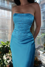 Load image into Gallery viewer, Vintage 100% Silk Aqua Blue Two-Piece Formal Set – Strapless Beaded Top & Maxi Skirt