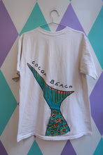 Load image into Gallery viewer, Vintage 90s Cocoa Beach Florida Fish graphic men's T-shirt by Elektra Vintage, featuring a colorful ocean-themed fish design.