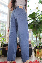 Load image into Gallery viewer, Vintage Union Bay Relaxed Fit Jeans