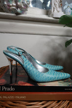 Load image into Gallery viewer, Deadstock Vintage 2000s Steve Madden Blue Crocodile Leather Heels