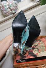 Load image into Gallery viewer, Deadstock Vintage 2000s Steve Madden Blue Crocodile Leather Heels