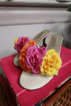 Load image into Gallery viewer, Deadstock Vintage 90s Floral Rose Mule Heels