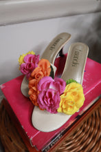 Load image into Gallery viewer, Deadstock Vintage 90s Floral Rose Mule Heels