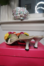 Load image into Gallery viewer, Deadstock Vintage 90s Floral Rose Mule Heels