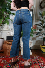 Load image into Gallery viewer, Vintage Y2K Gap Blue Denim Capri Jeans with Side Slits