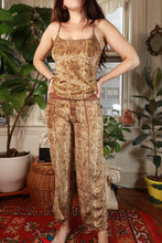Load image into Gallery viewer, Vintage 2000s Elektra Vintage Mudd snakeskin print cami top and low-rise pants set, featuring brown snakeskin pattern and stylish fit.