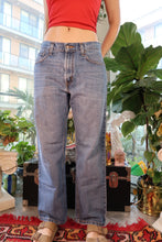 Load image into Gallery viewer, Vintage 2000s Levi’s 550 Relaxed Fit Men’s Jeans