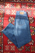 Load image into Gallery viewer, Vintage Calvin Klein Classic Straight Leg Jeans