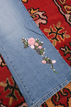 Load image into Gallery viewer, Vintage 2000s Floral Appliqué Embellished Jeans