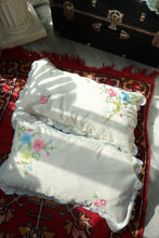 Load image into Gallery viewer, Vintage Embroidered Pillowcases with Scalloped Edges and Embroidered Floral Design - Elektra Vintage