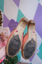 Load image into Gallery viewer, Vintage Floral Embroidered Heeled Mule Slides