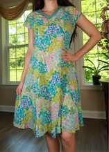 Load image into Gallery viewer, Vintage cotton floral patchwork midi dress by Elektra Vintage, featuring a classic floral pattern and mid-length design.
