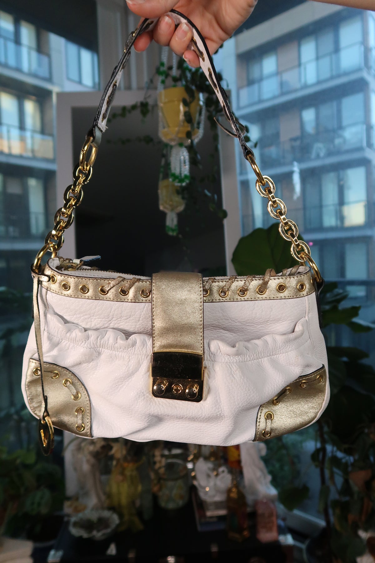 Vintage 2000s White and Gold Shoulder Bag with Chain Strap