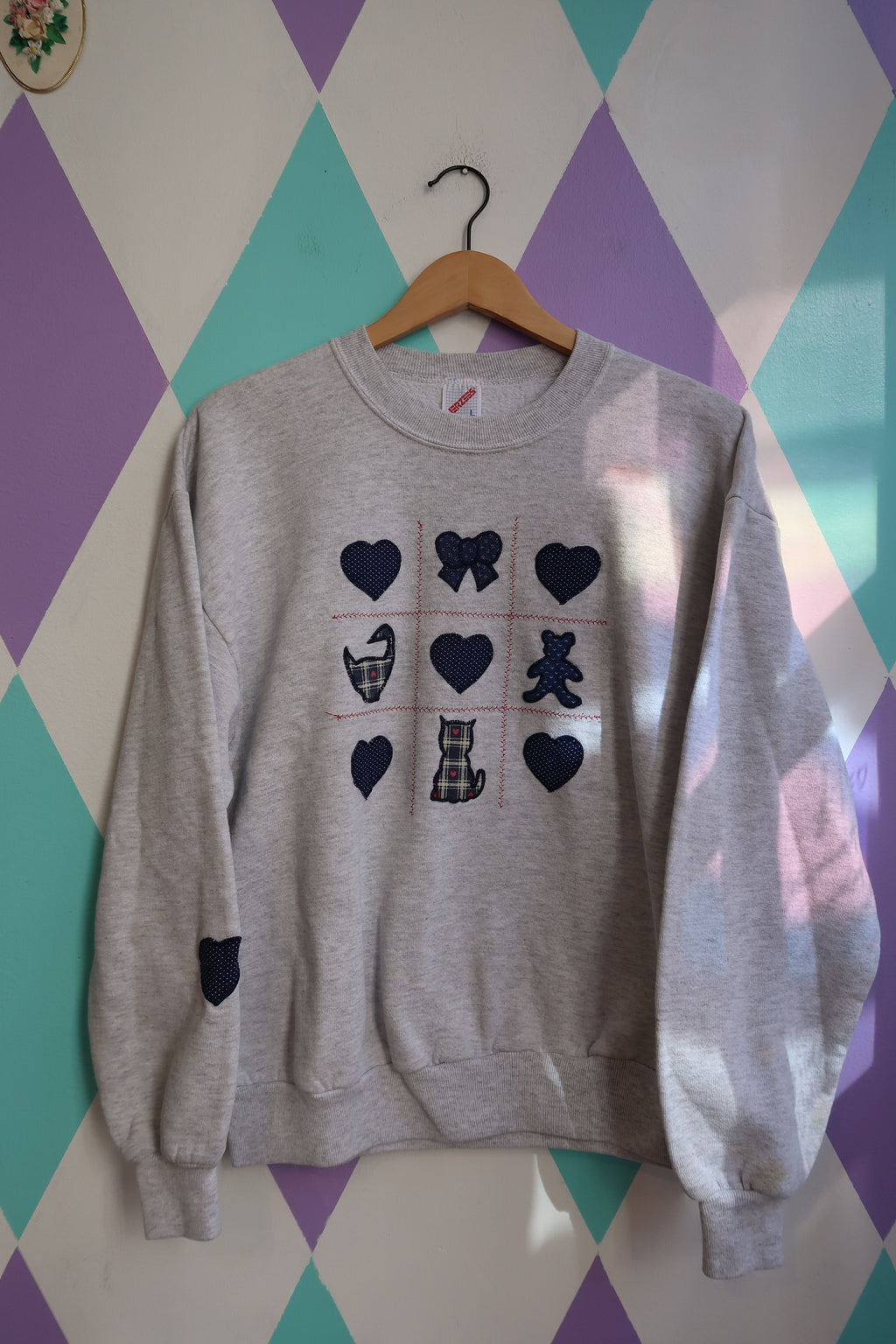 Vintage 1990s Appliqué Sweatshirt - Elektra Vintage