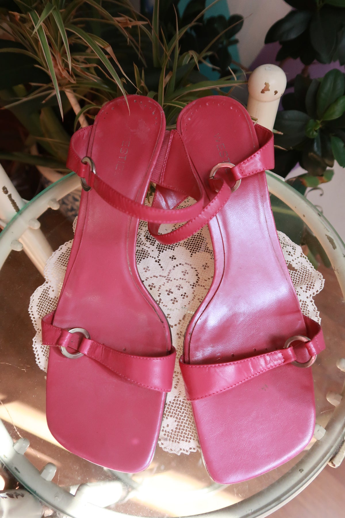 Vintage 2000s Pink Leather Kitten Heel Sandals