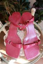 Load image into Gallery viewer, Vintage 2000s Pink Leather Kitten Heel Sandals
