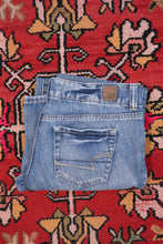 Load image into Gallery viewer, Y2K American Eagle Low Rise Bootcut Jeans
