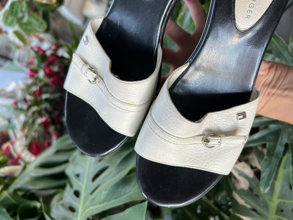 Vintage 2000s Tommy Hilfiger wedge sandals by Elektra Vintage, featuring classic design and woven jute wedge heel.