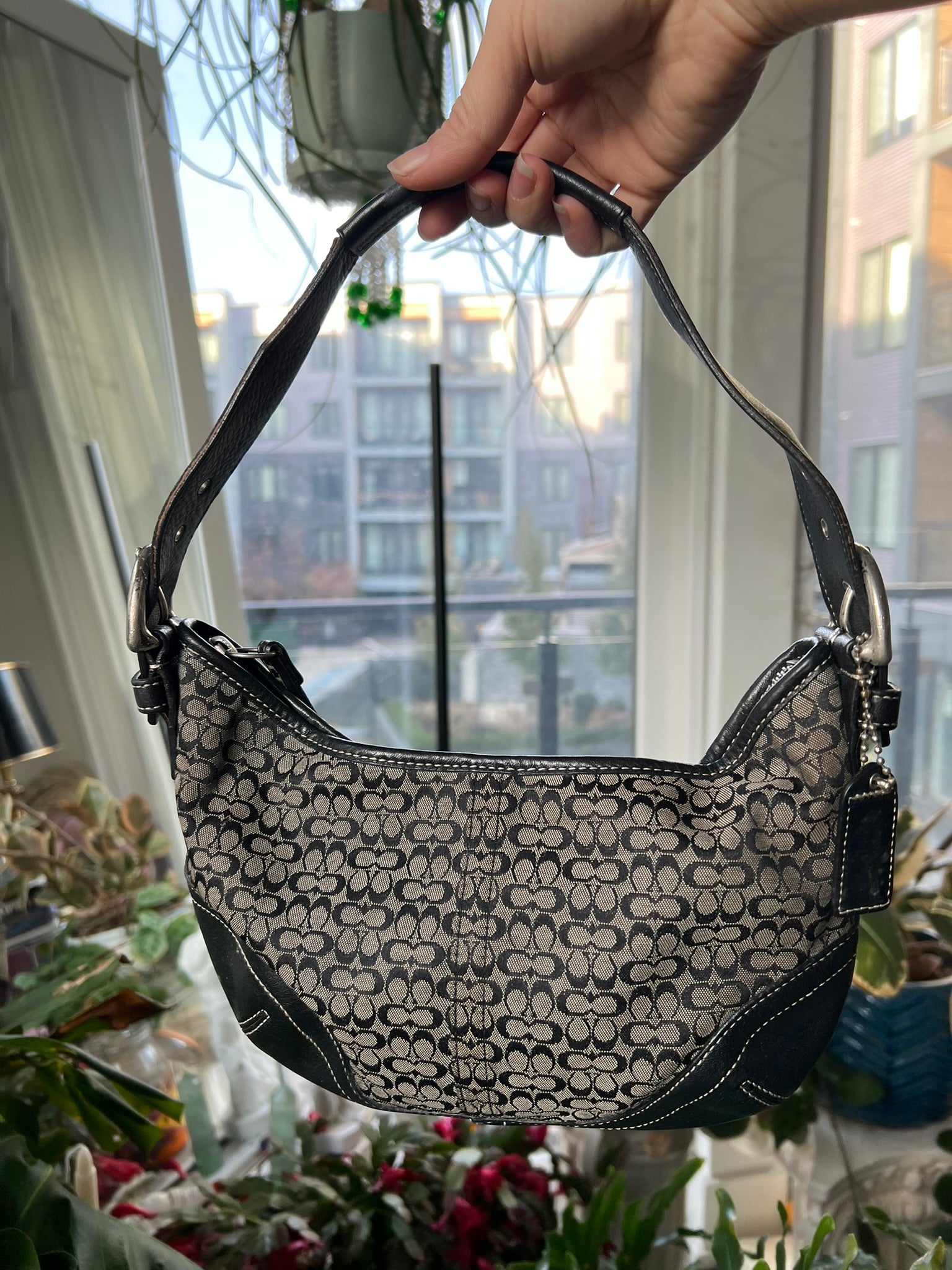 バッグ COACH shoulder soho archive signature Vintage 2004 Coach Signature Soho Black Monogram Bag – Elektra Vintage