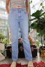 Load image into Gallery viewer, Vintage Calvin Klein Light Wash Jeans
