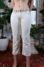 Load image into Gallery viewer, Vintage Cream Embroidered Waistband Low Rise Capris
