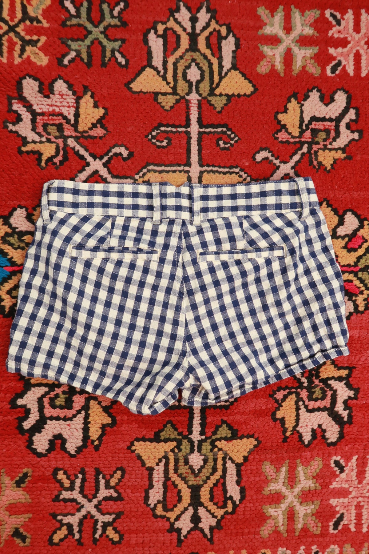 Women's navy blue gingham linen blend shorts by Lucky Brand, vintage 2000s style, from Elektra Vintage.