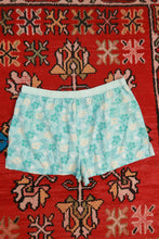 Load image into Gallery viewer, Vintage Y2K Nine West Tropical Floral Cotton Lounge Shorts
