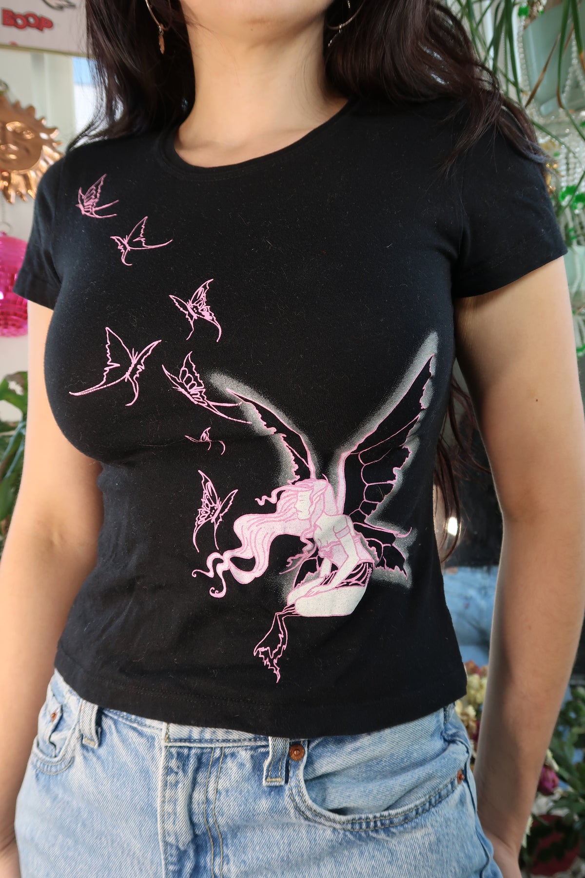 Vintage 2000s Doe by Mighty Fine pink fairy butterfly graphic tee for women, featuring colorful fairy and butterfly design.