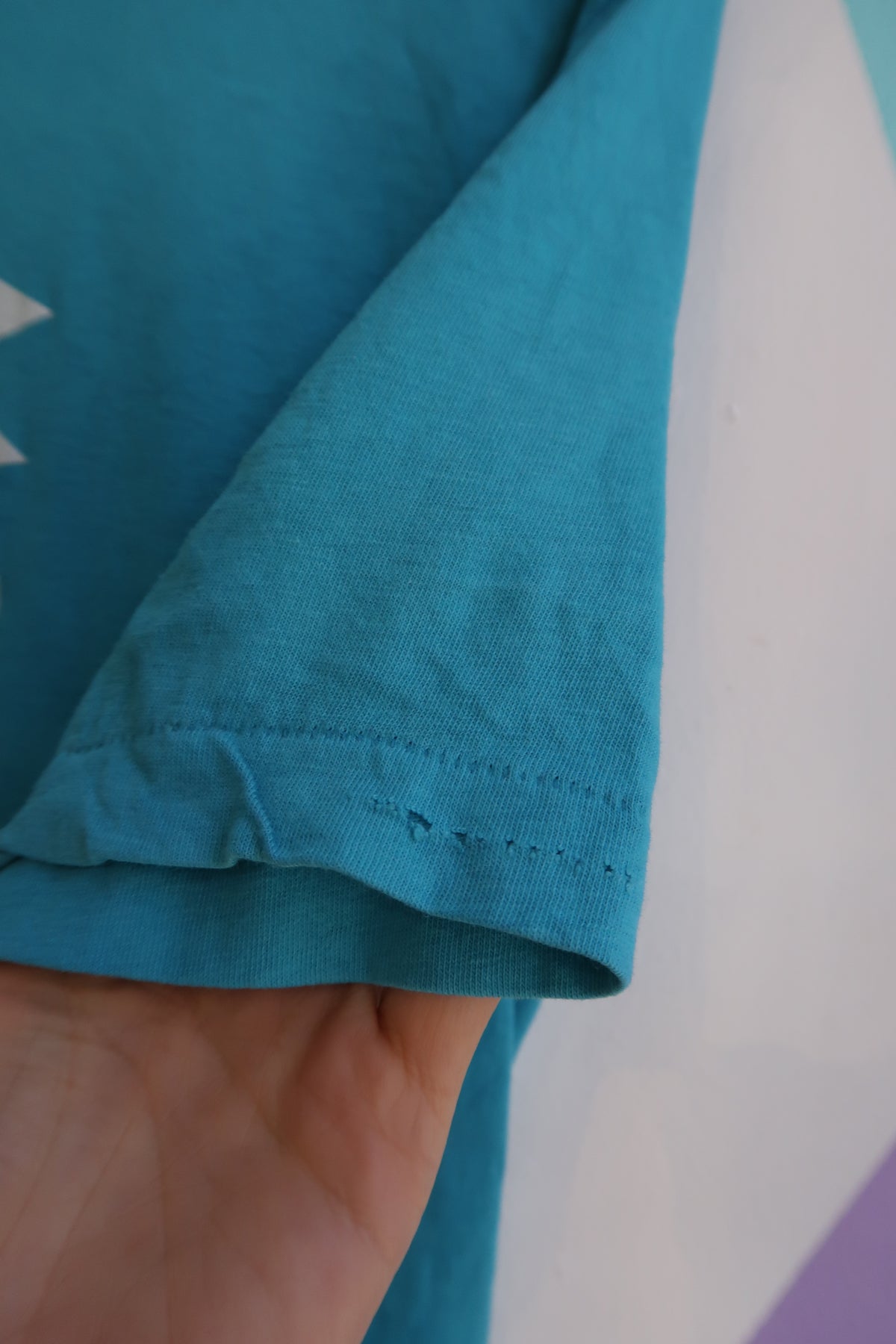 Vintage Montréal Single Stitch Graphic Tee – 80s/90s Blue T-Shirt
