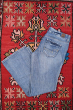 Load image into Gallery viewer, Y2K American Eagle Low Rise Bootcut Jeans

