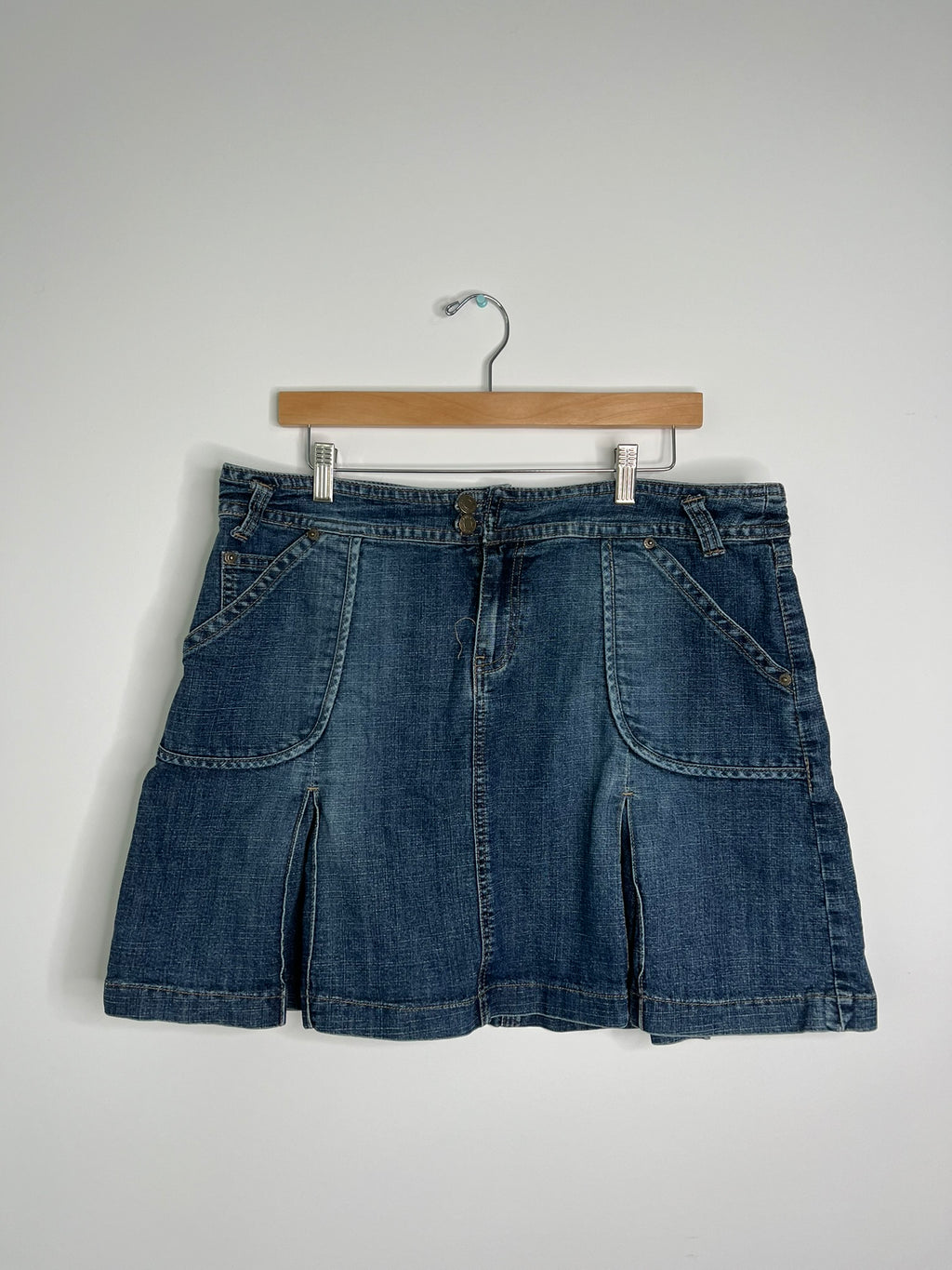 2000s Vintage Mwah Pleated Denim Mini Skirt - Elektra Vintage