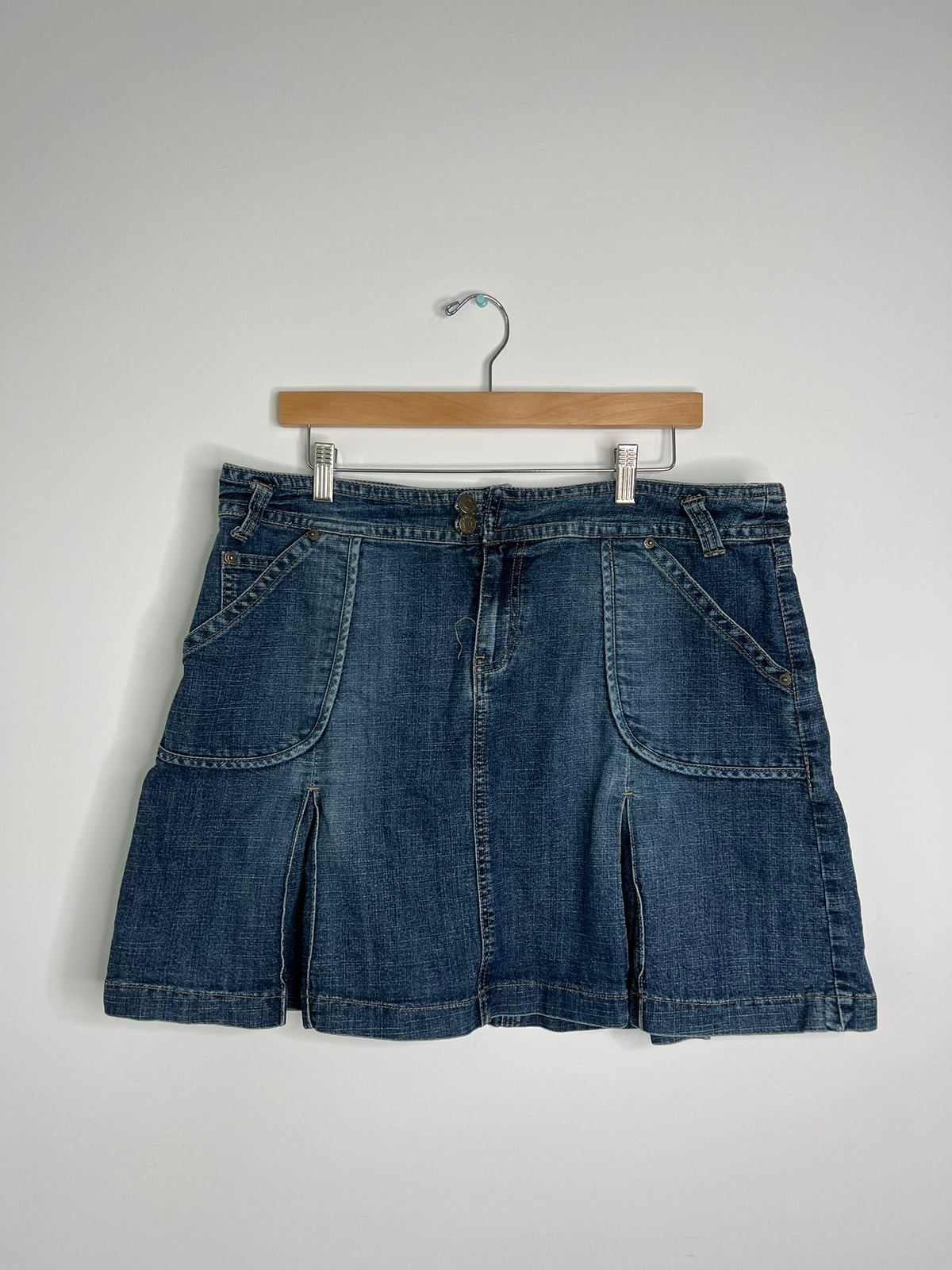 2000s Vintage Mwah Pleated Denim Mini Skirt - Elektra Vintage