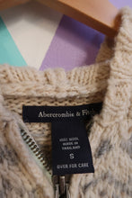 Load image into Gallery viewer, Vintage Abercrombie &amp; Fitch 100% Wool Cable Knit Hoodie – Cream Nordic Fair Isle
