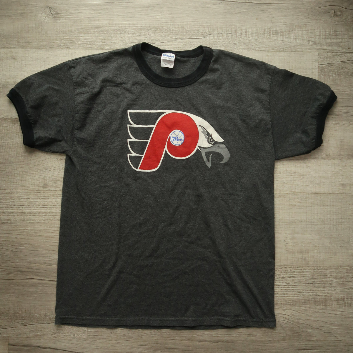 2000s Philly Sports Ringer Graphic Tee - Elektra Vintage
