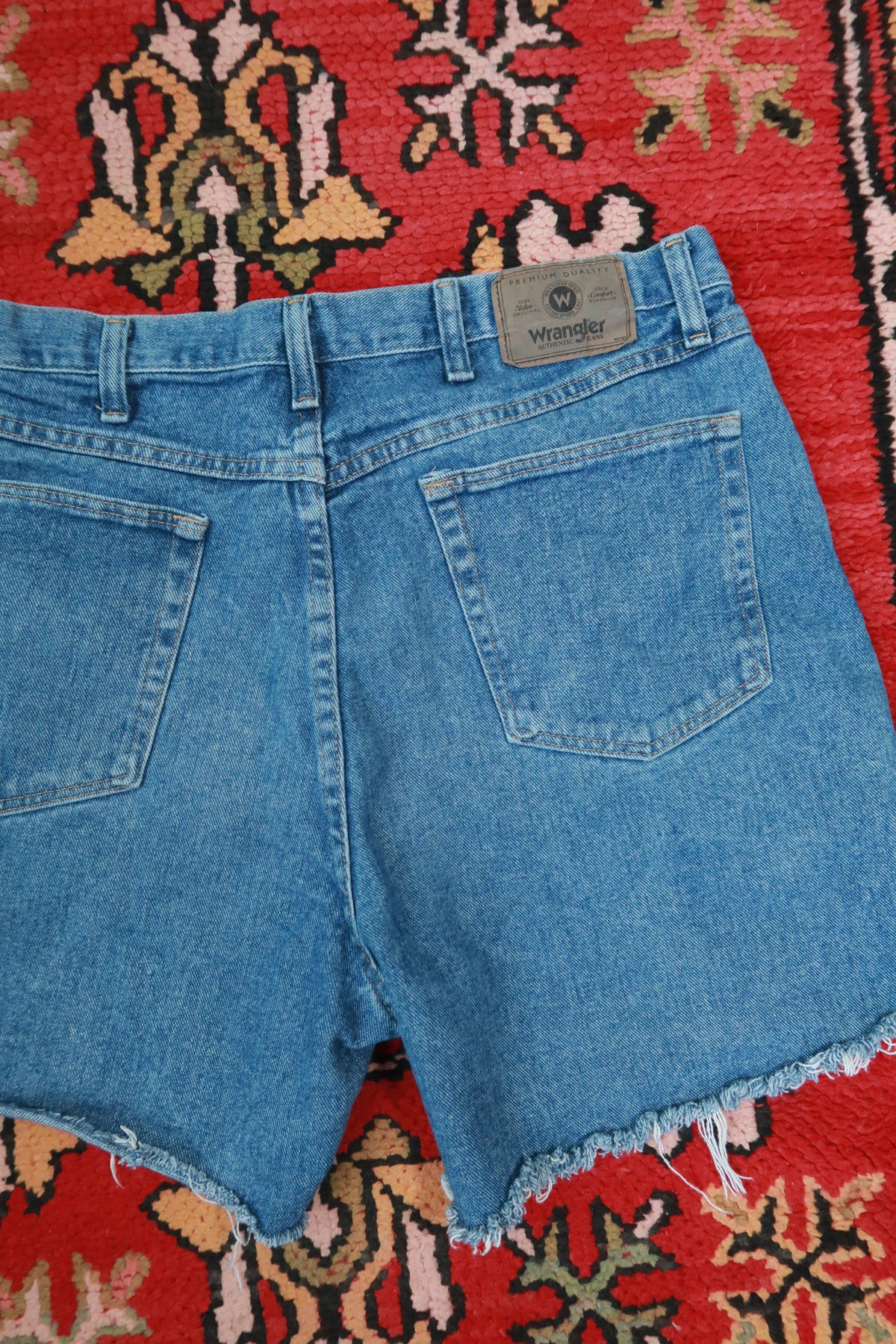 Vintage 2000s Wrangler Cut Off Denim Shorts Medium Wash Jean Shorts