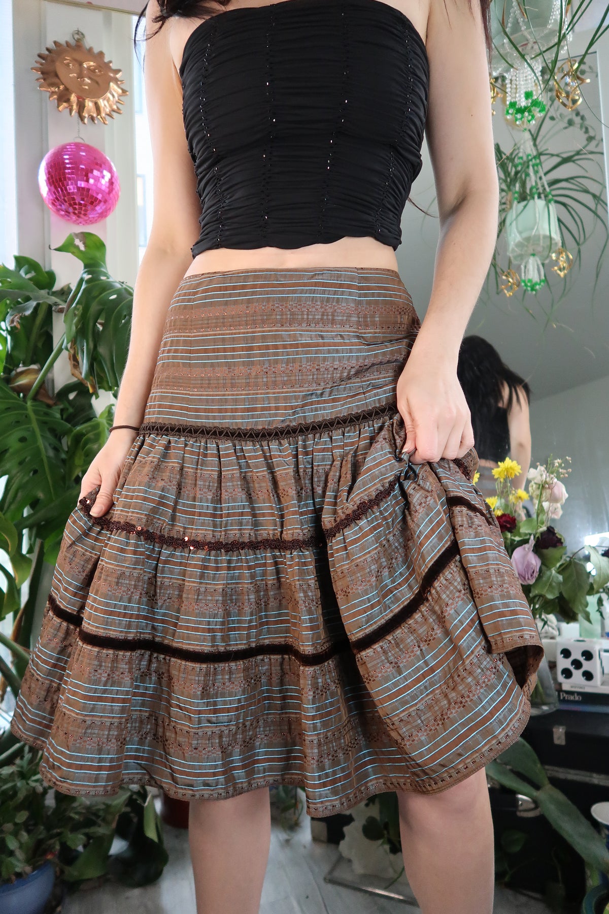 Vintage 2000s Nanette Lepore brown tiered skirt from Elektra Vintage, featuring a flowing layered design and classic style.