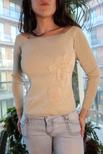 Load image into Gallery viewer, Vintage 2000s Beige Crochet Appliqué Long Sleeve
