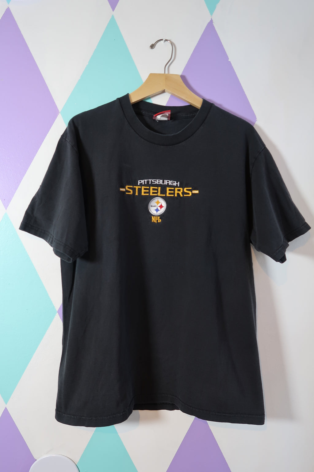 Vintage Steelers Embroidered Graphic Tee - Elektra Vintage