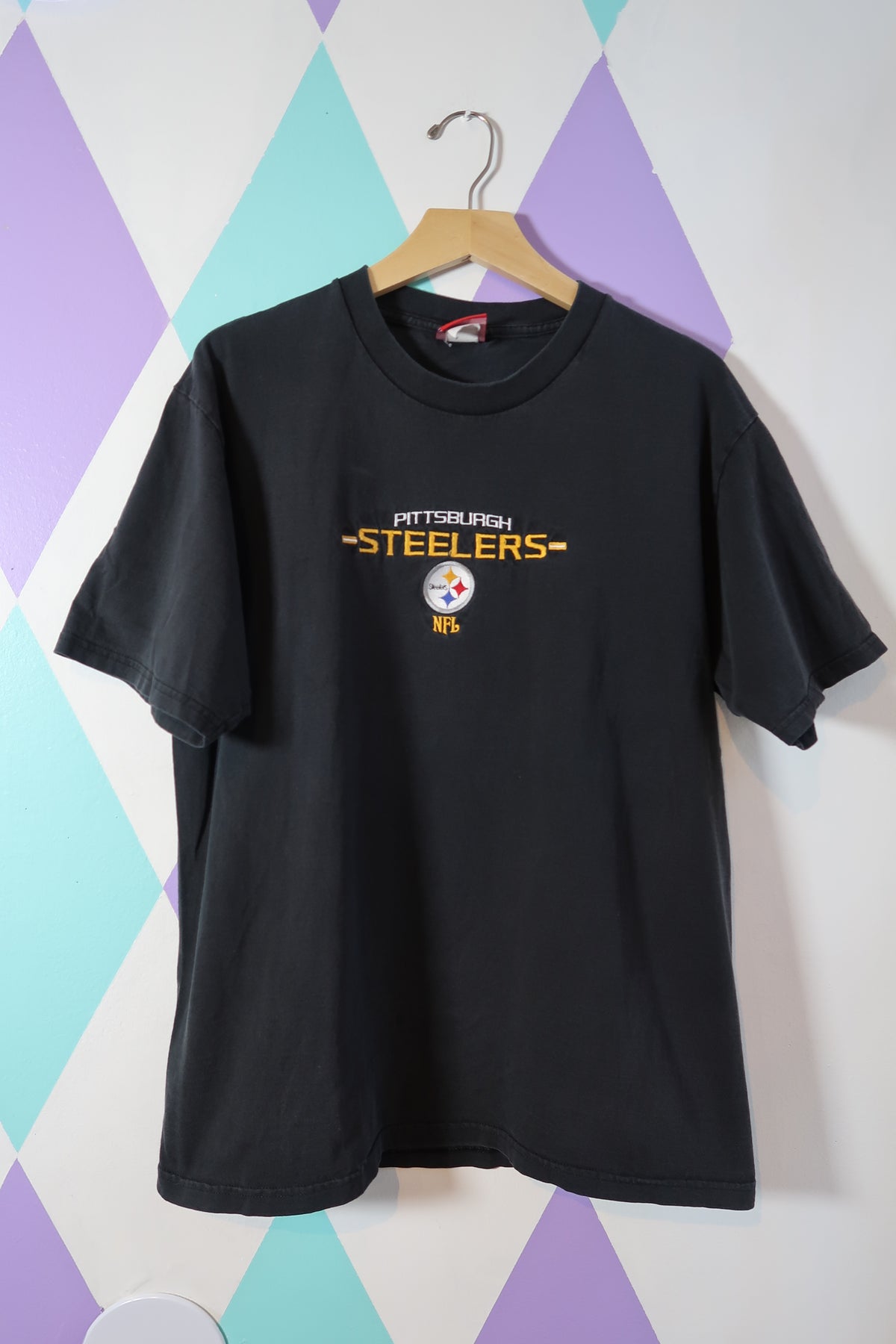 Vintage Steelers Embroidered Graphic Tee - Elektra Vintage