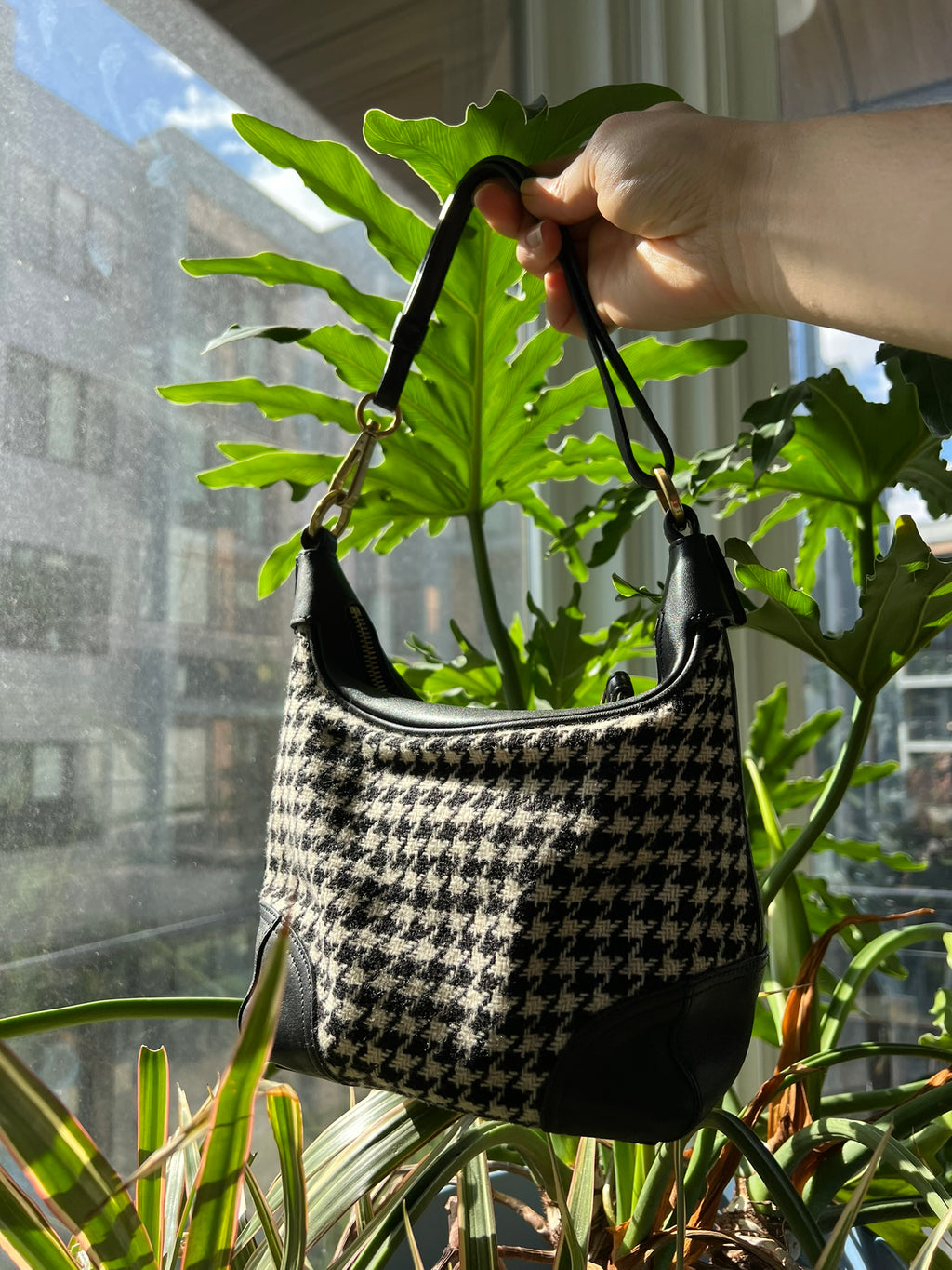 2000s Vintage Coach Hamilton Small Wool Houndstooth & Black Leather Shoulder Bag - Elektra Vintage