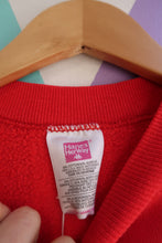 Load image into Gallery viewer, Vintage 90s Penguin Christmas Tree Sweatshirt – Red Holiday Crewneck
