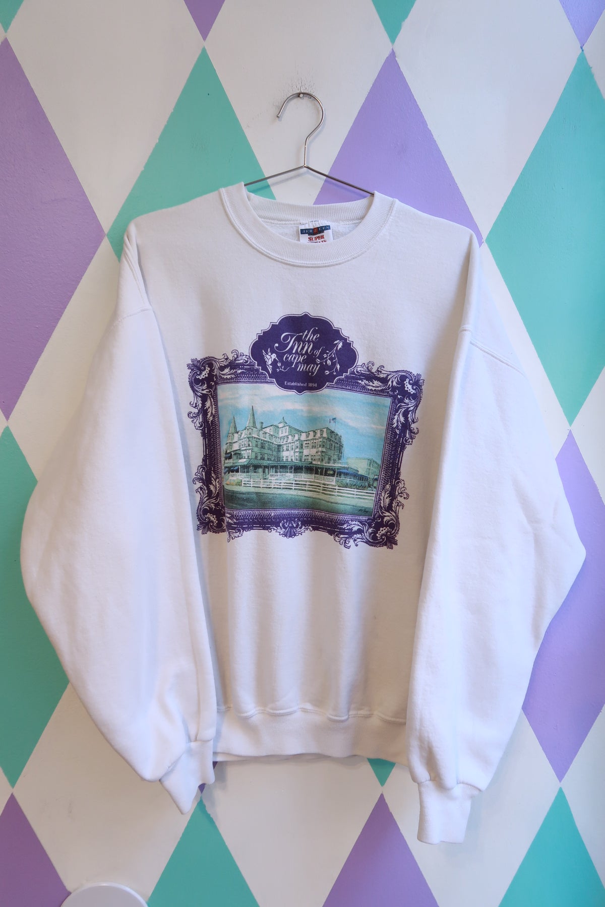 Vintage 2000s Inn of Cape May graphic sweatshirt