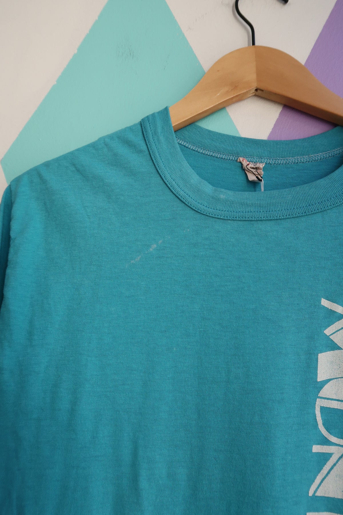 Vintage Montréal Single Stitch Graphic Tee – 80s/90s Blue T-Shirt