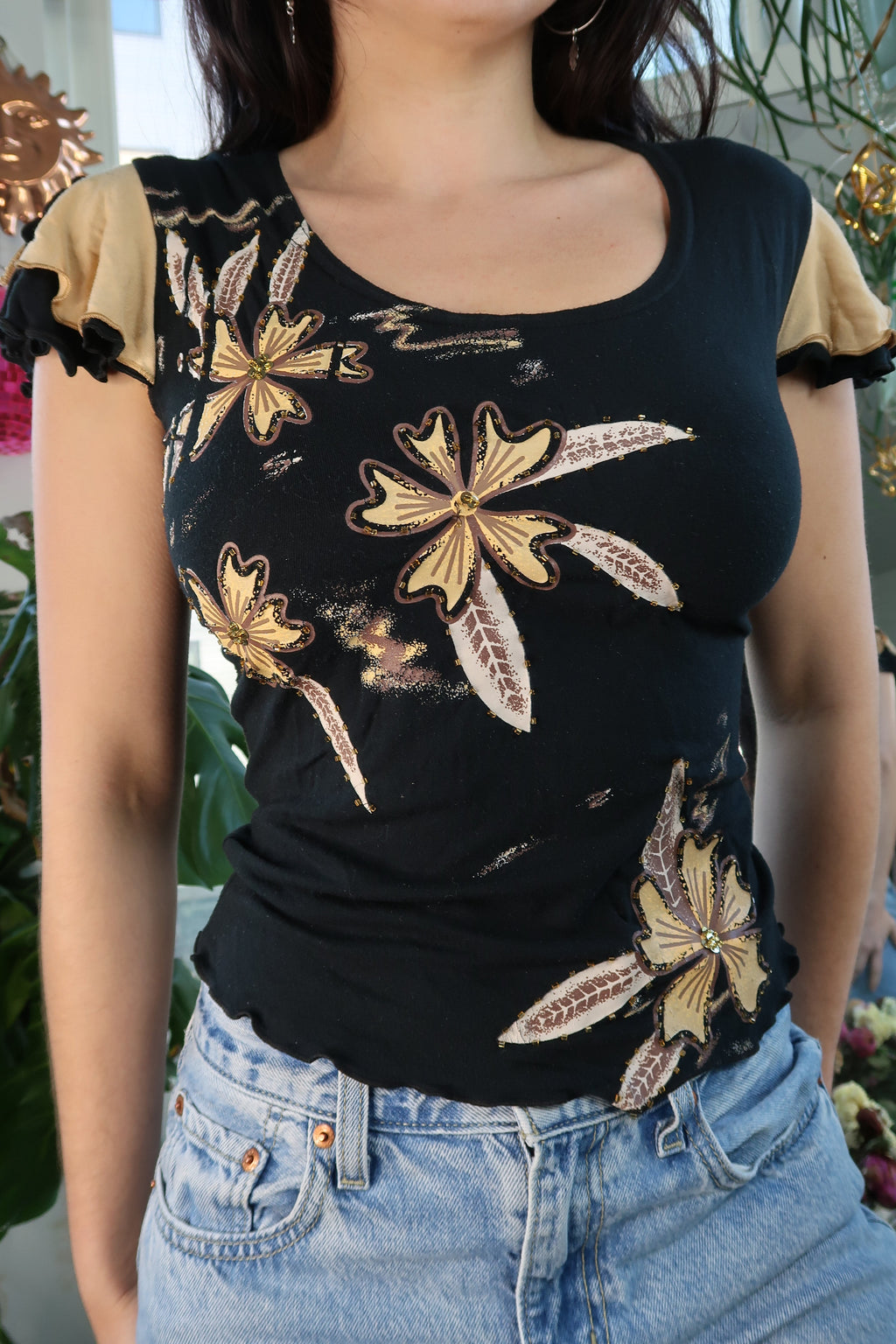 Vintage Black and Beige Tropical Flower Top with Lettuce Trim by Womanly - Elektra Vintage