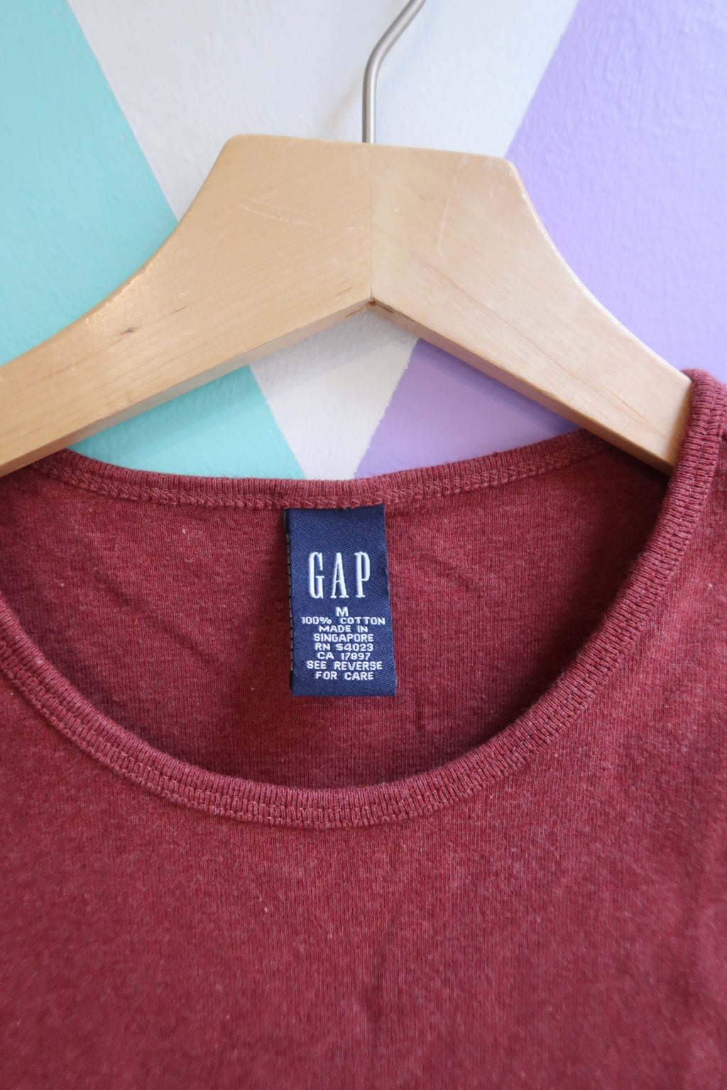 Vintage GAP Maroon Fitted T-Shirt – Y2K Basics