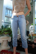 Load image into Gallery viewer, Vintage 2000s Mudd Denim Capri Pants – Y2K
