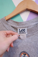 Load image into Gallery viewer, Vintage 2000s New Jersey Devils Eastern Conference Champions graphic tee - Elektra Vintage
